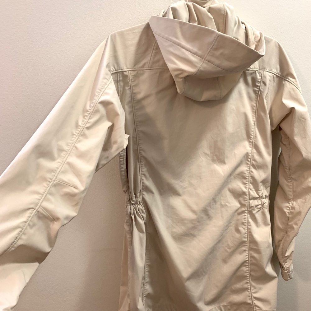 Lightweight Rain Jacket - image 5